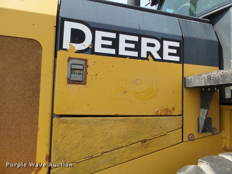 image for item K3307 2004 John Deere 624J wheel loader