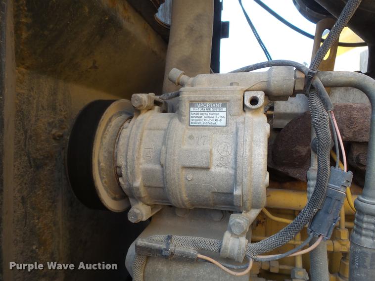 image for item K3307 2004 John Deere 624J wheel loader