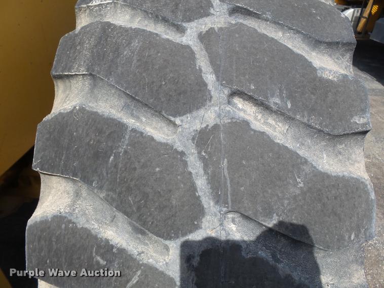 image for item K3307 2004 John Deere 624J wheel loader