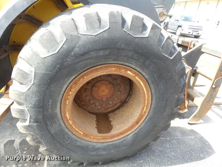 image for item K3307 2004 John Deere 624J wheel loader