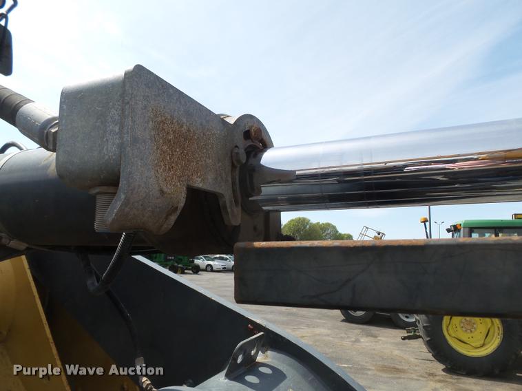 image for item K3307 2004 John Deere 624J wheel loader