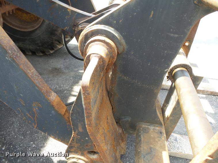 image for item K3307 2004 John Deere 624J wheel loader