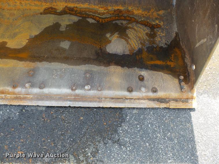 image for item K3307 2004 John Deere 624J wheel loader