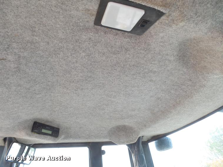 image for item K3307 2004 John Deere 624J wheel loader