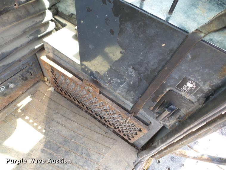 image for item K3307 2004 John Deere 624J wheel loader