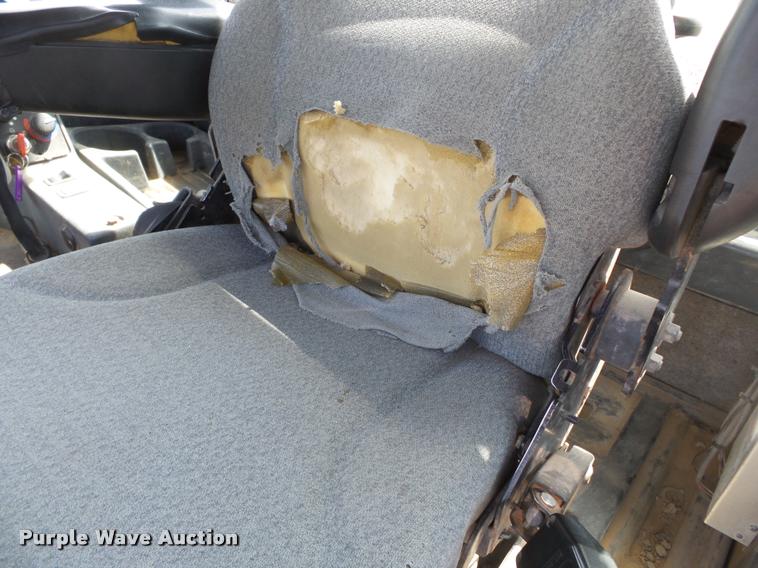 image for item K3307 2004 John Deere 624J wheel loader