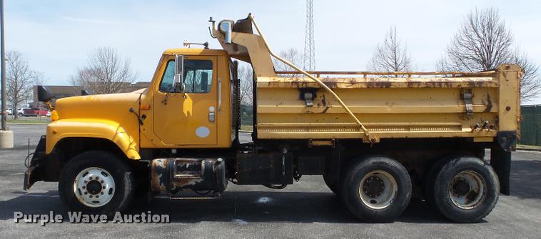 image for item K3308 2002 International 2554 dump truck