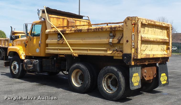image for item K3308 2002 International 2554 dump truck