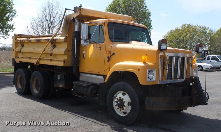 image for item K3308 2002 International 2554 dump truck