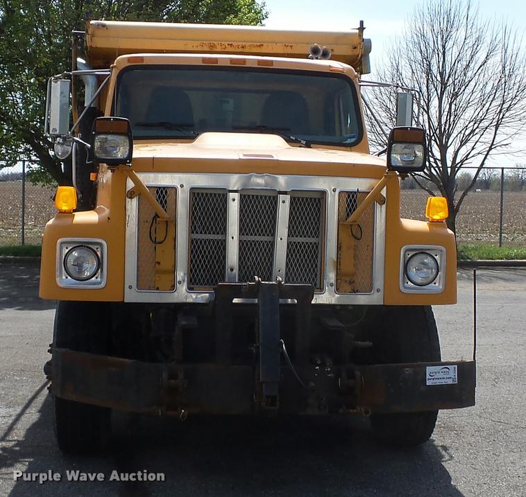 image for item K3308 2002 International 2554 dump truck