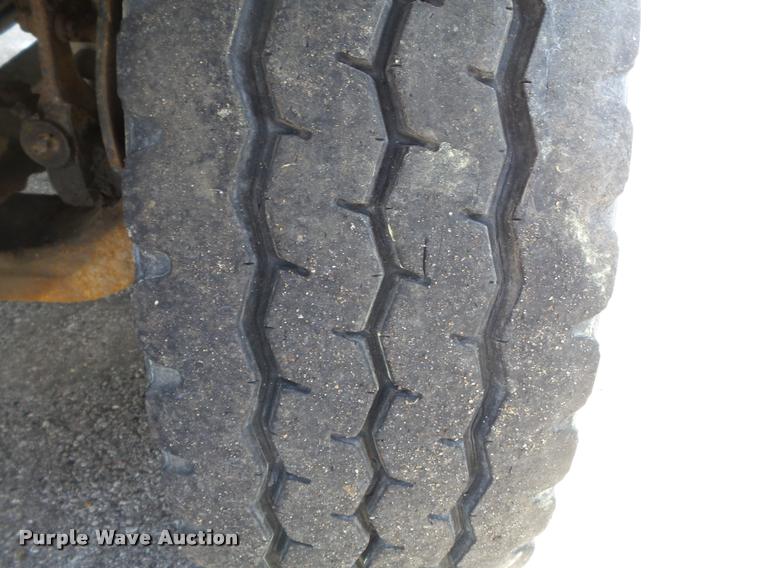 image for item K3308 2002 International 2554 dump truck