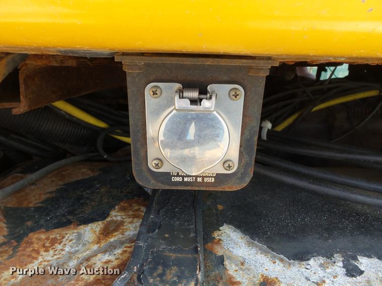 image for item K3308 2002 International 2554 dump truck