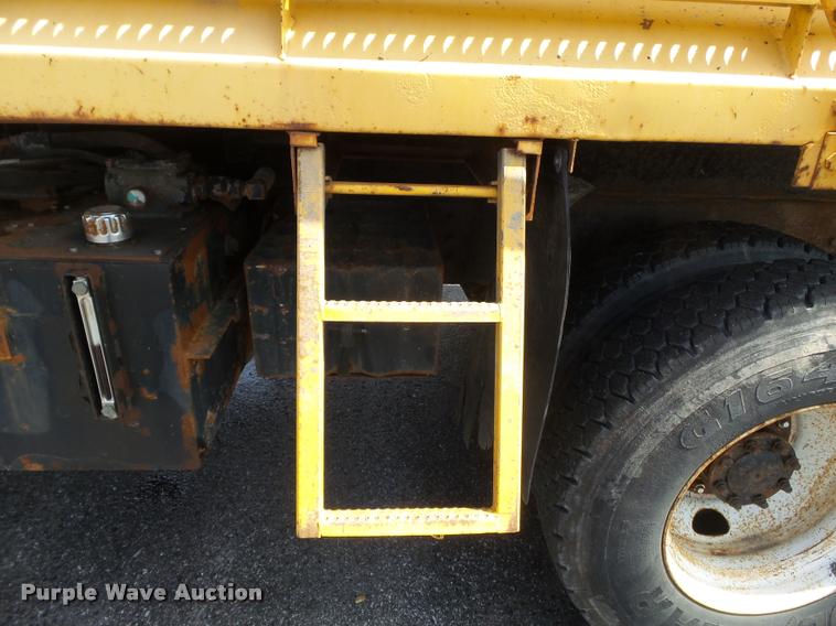 image for item K3308 2002 International 2554 dump truck