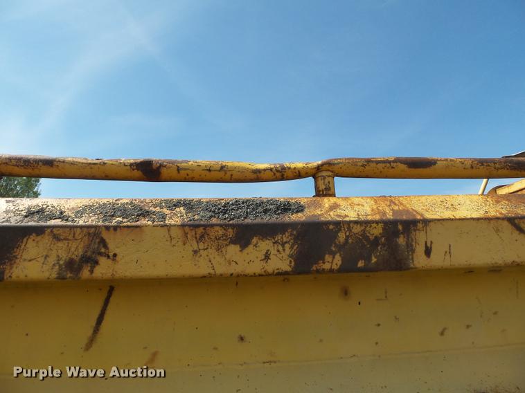 image for item K3308 2002 International 2554 dump truck