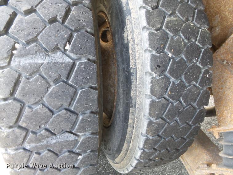 image for item K3308 2002 International 2554 dump truck