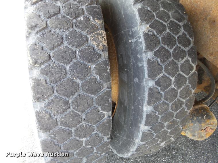 image for item K3308 2002 International 2554 dump truck