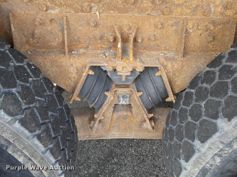 image for item K3308 2002 International 2554 dump truck