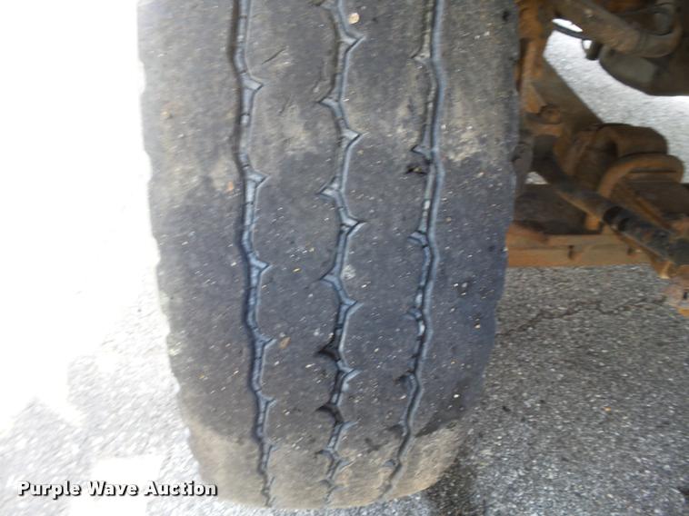 image for item K3308 2002 International 2554 dump truck