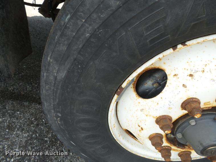 image for item K3308 2002 International 2554 dump truck