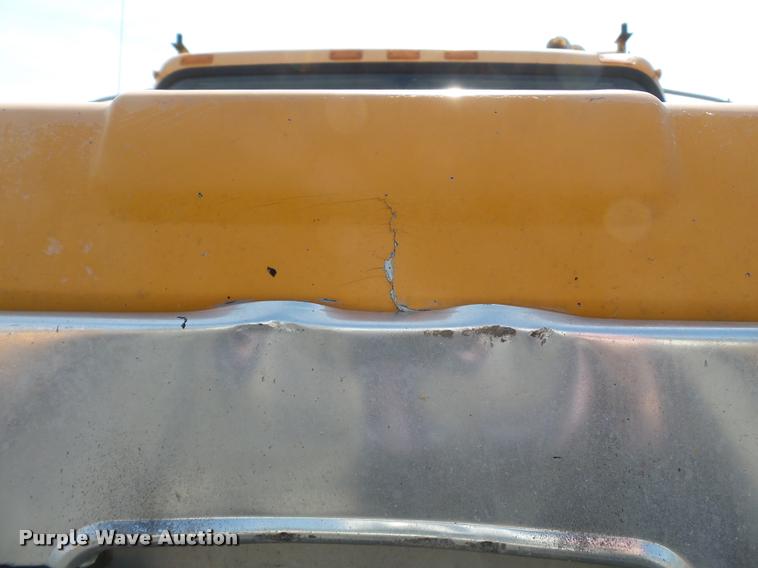 image for item K3308 2002 International 2554 dump truck