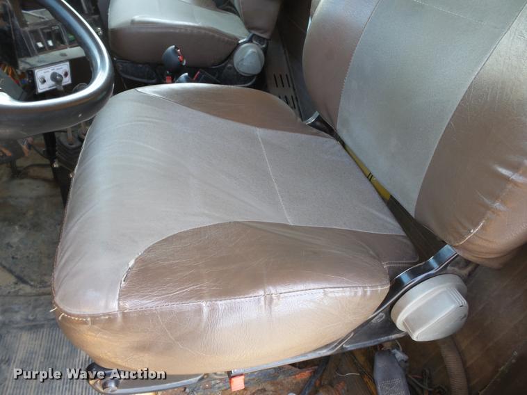 image for item K3308 2002 International 2554 dump truck