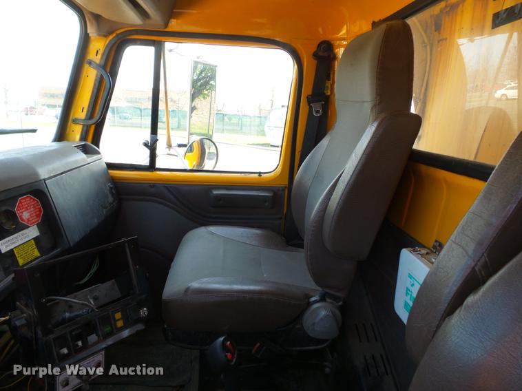 image for item K3308 2002 International 2554 dump truck