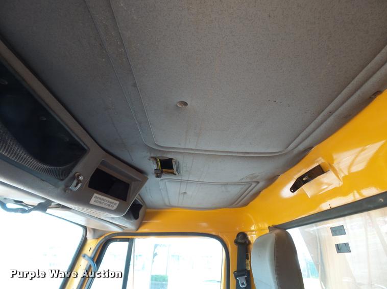 image for item K3308 2002 International 2554 dump truck