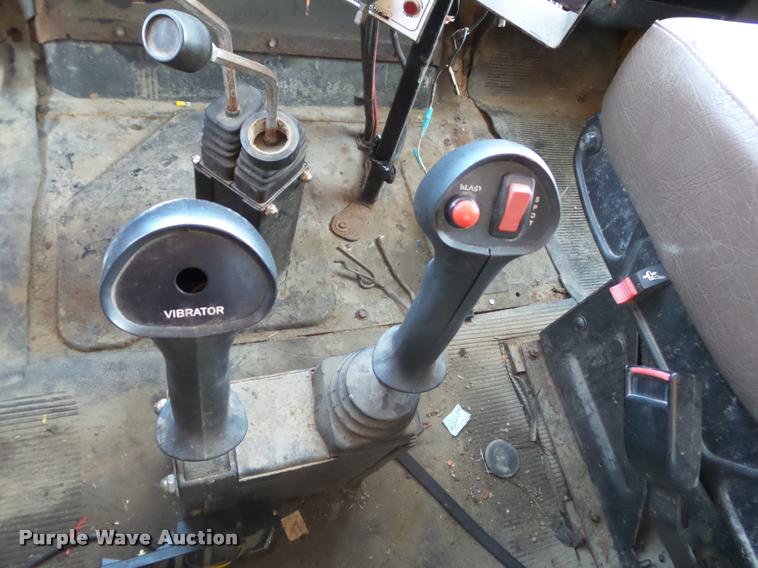 image for item K3308 2002 International 2554 dump truck