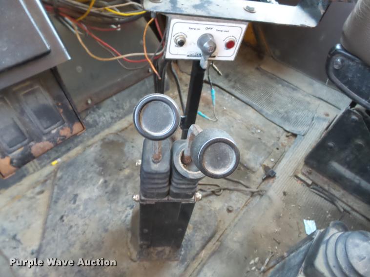 image for item K3308 2002 International 2554 dump truck