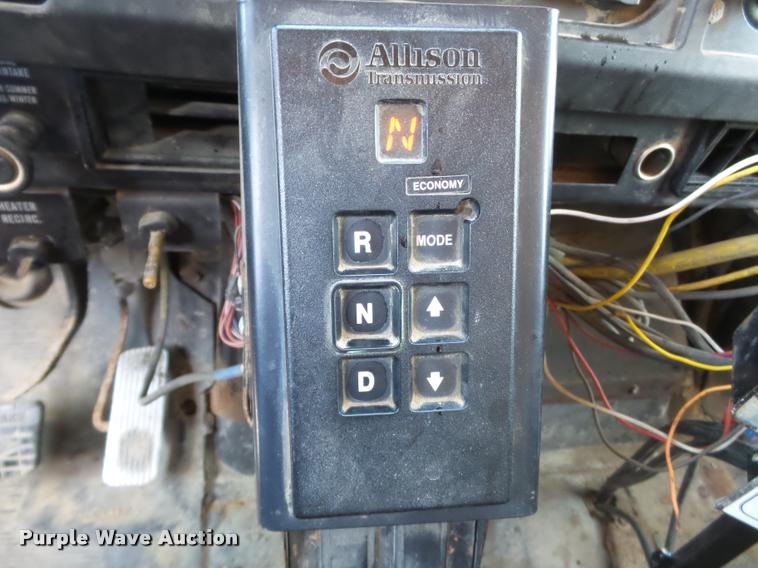 image for item K3308 2002 International 2554 dump truck