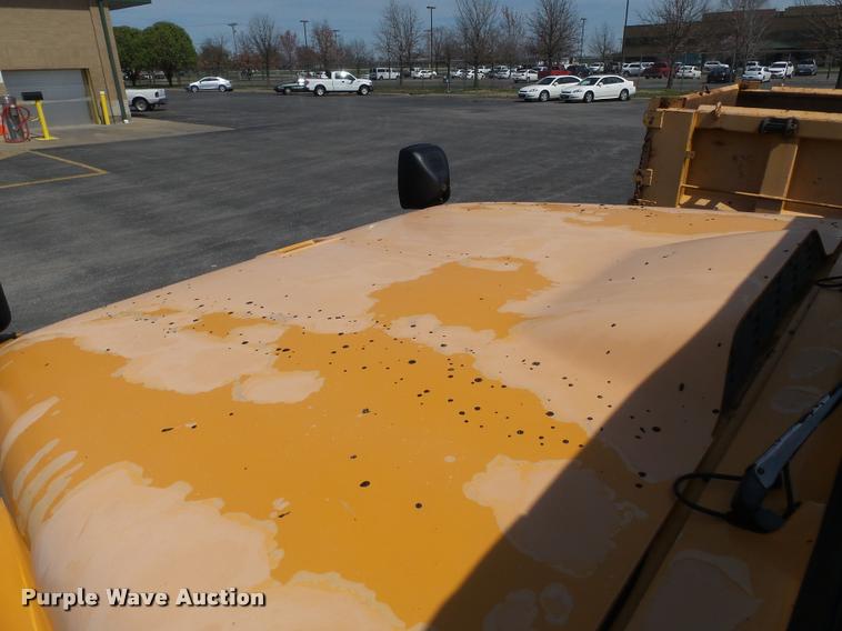 image for item K3308 2002 International 2554 dump truck