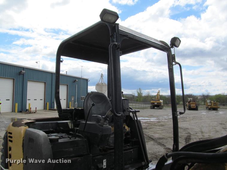 image for item K4945 2002 Caterpillar 304.5 compact excavator