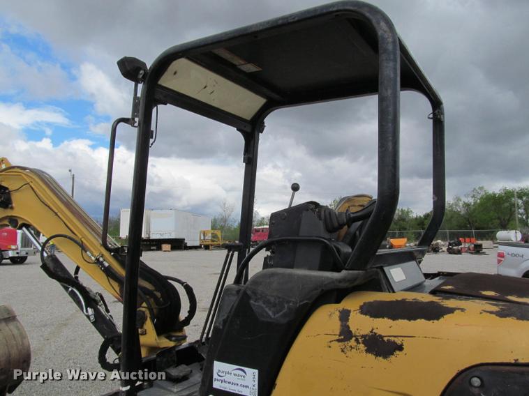image for item K4945 2002 Caterpillar 304.5 compact excavator