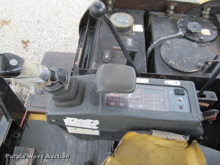image for item K4945 2002 Caterpillar 304.5 compact excavator
