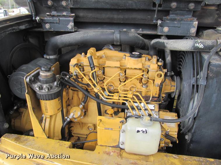 image for item K4945 2002 Caterpillar 304.5 compact excavator