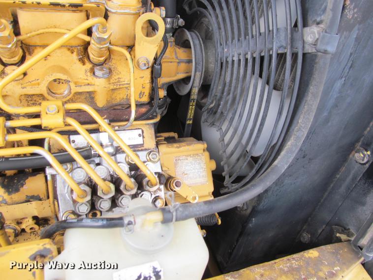 image for item K4945 2002 Caterpillar 304.5 compact excavator
