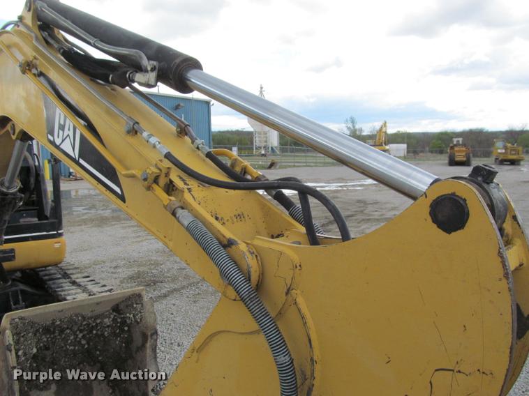 image for item K4945 2002 Caterpillar 304.5 compact excavator