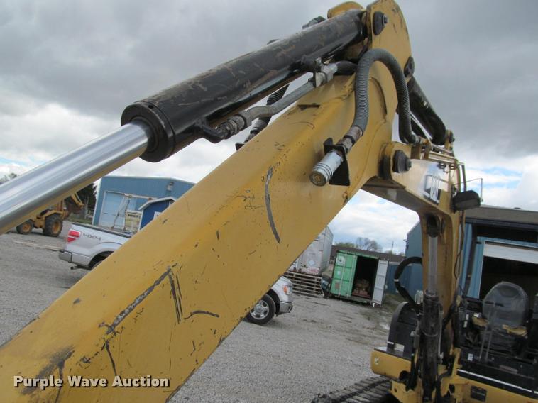 image for item K4945 2002 Caterpillar 304.5 compact excavator