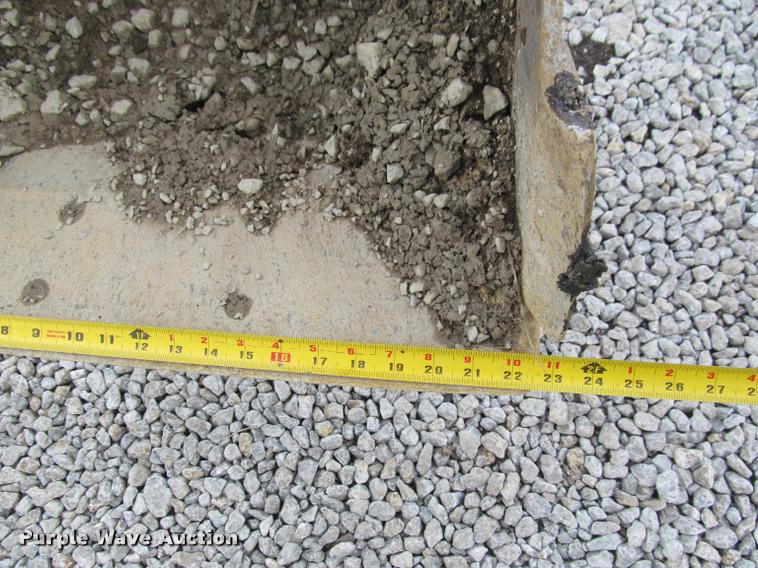 image for item K4945 2002 Caterpillar 304.5 compact excavator