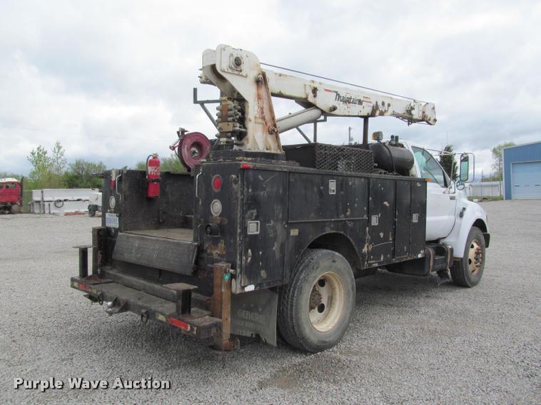 image for item K4946 2002 Ford F650 Super Duty XL service truck with crane