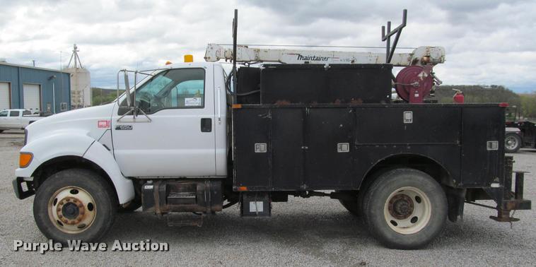 image for item K4946 2002 Ford F650 Super Duty XL service truck with crane