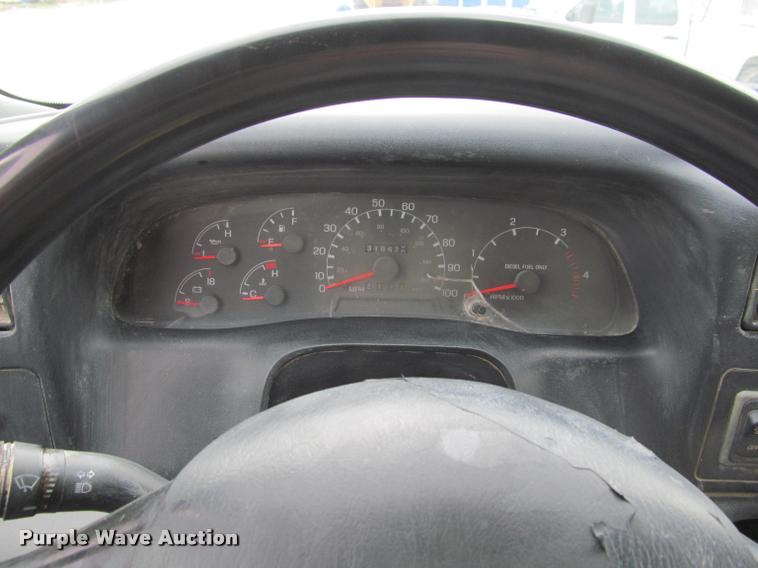 image for item K4946 2002 Ford F650 Super Duty XL service truck with crane