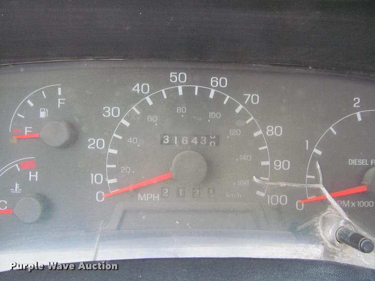 image for item K4946 2002 Ford F650 Super Duty XL service truck with crane