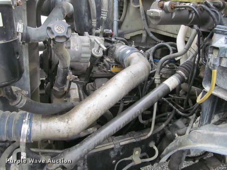 image for item K4946 2002 Ford F650 Super Duty XL service truck with crane