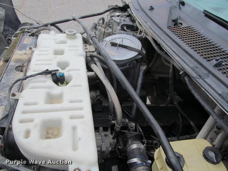 image for item K4946 2002 Ford F650 Super Duty XL service truck with crane