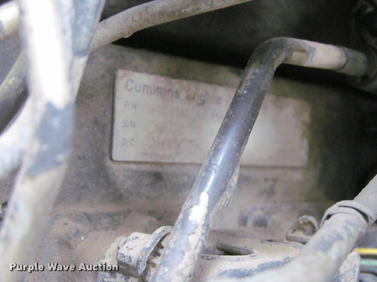 image for item K4946 2002 Ford F650 Super Duty XL service truck with crane