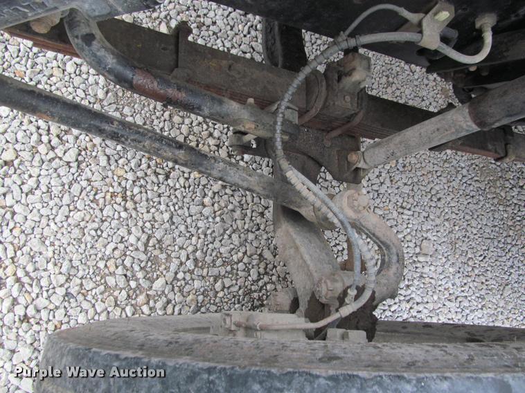 image for item K4946 2002 Ford F650 Super Duty XL service truck with crane