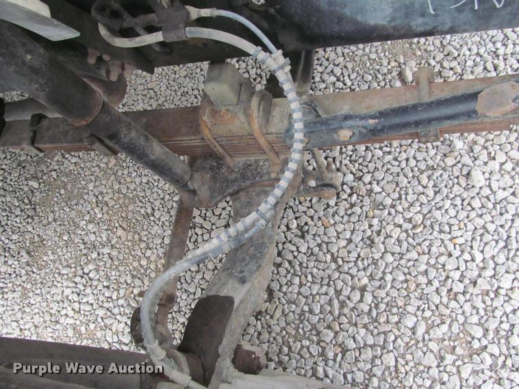 image for item K4946 2002 Ford F650 Super Duty XL service truck with crane