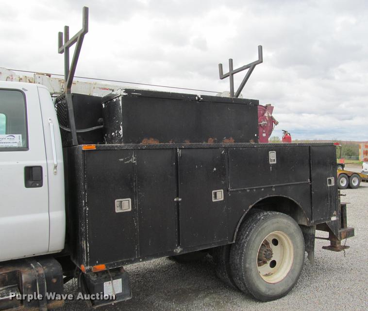 image for item K4946 2002 Ford F650 Super Duty XL service truck with crane