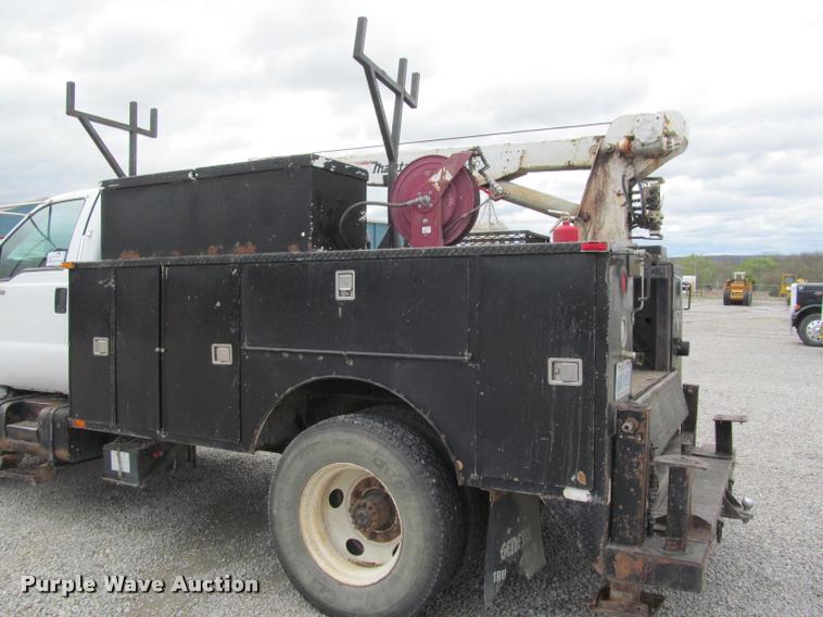 image for item K4946 2002 Ford F650 Super Duty XL service truck with crane